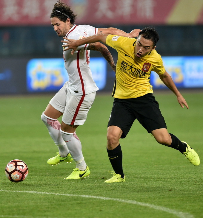 米兰体育官方网站-阿贾克斯发布备战花絮；加时末段门线救险；亚冠任务艰巨；高层口径保持一致的简单介绍